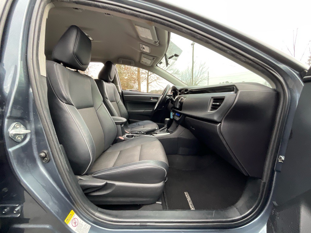 2016 Toyota Corolla Image 17