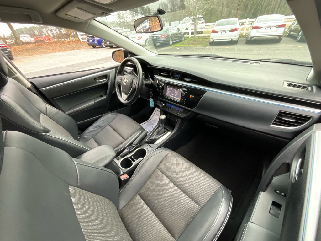 2016 Toyota Corolla Image 18