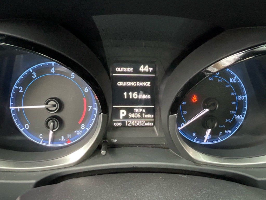 2016 Toyota Corolla Image 25