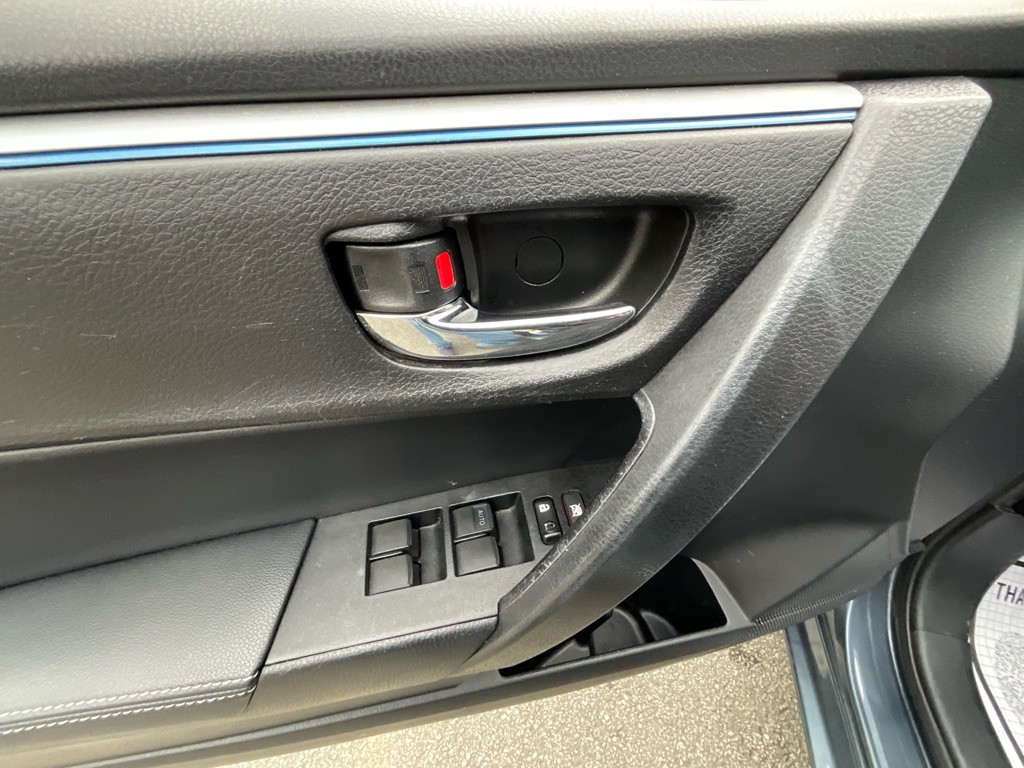 2016 Toyota Corolla Image 38