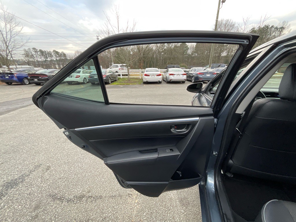 2016 Toyota Corolla Image 40