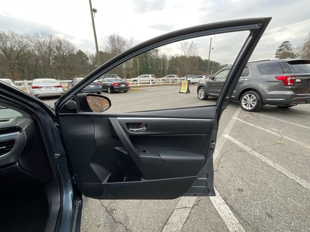 2016 Toyota Corolla Image 41