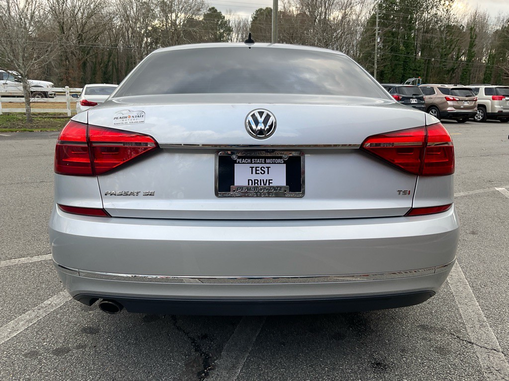 2016 Volkswagen Passat Image 6