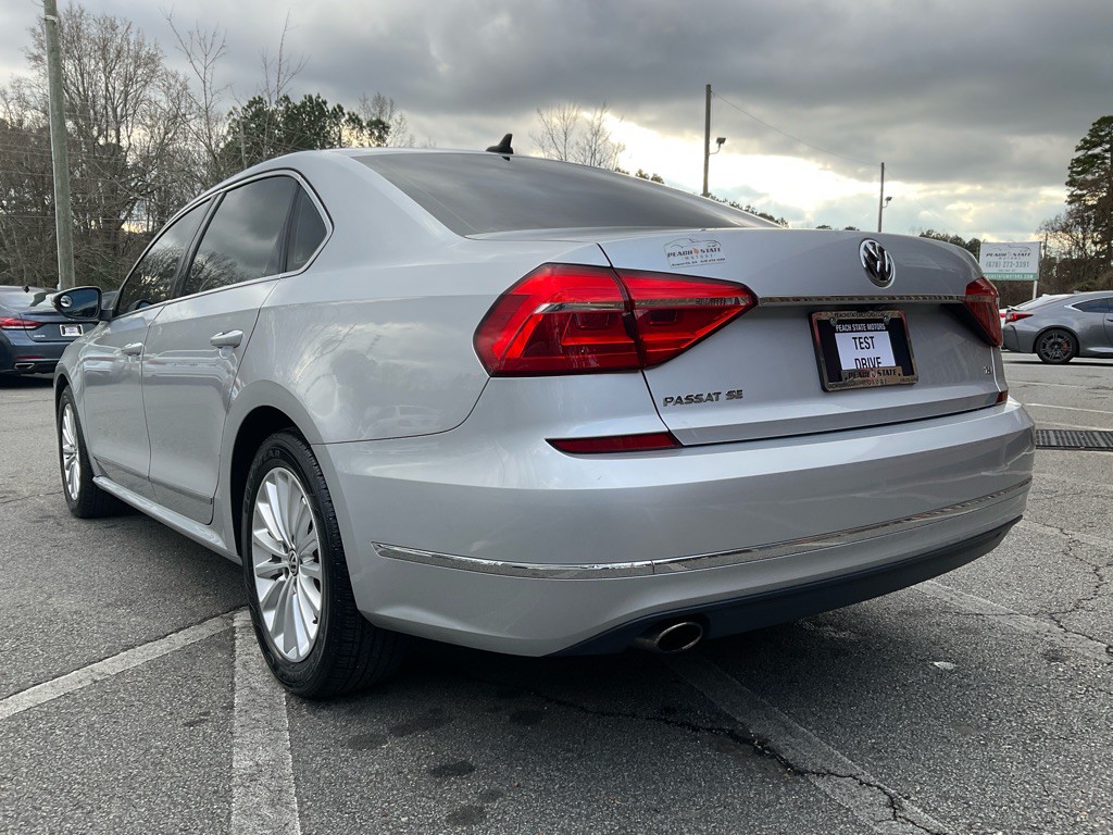 2016 Volkswagen Passat Image 7