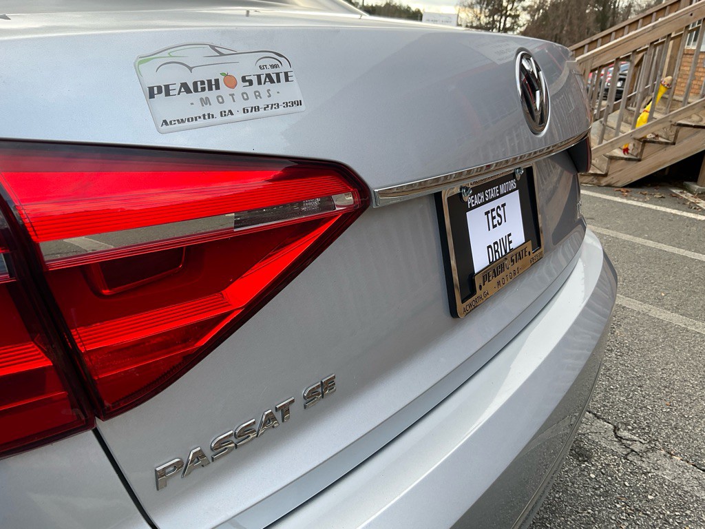 2016 Volkswagen Passat Image 9