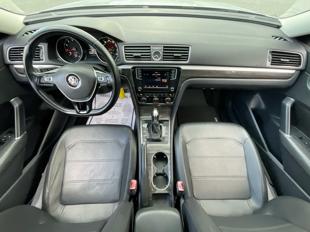 2016 Volkswagen Passat Image 21