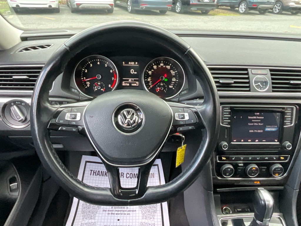 2016 Volkswagen Passat Image 23