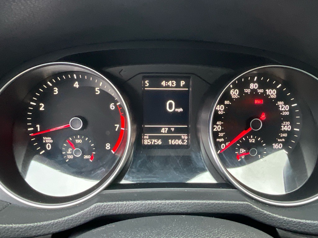 2016 Volkswagen Passat Image 25