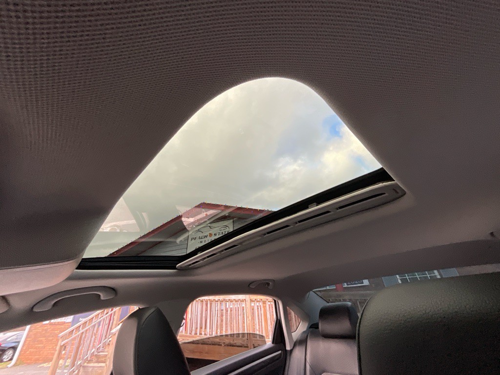 2016 Volkswagen Passat Image 27