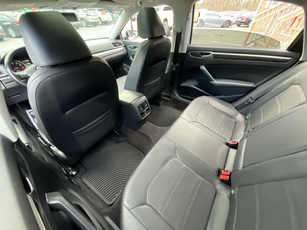 2016 Volkswagen Passat Image 29