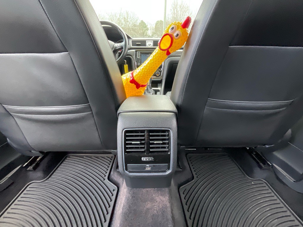 2016 Volkswagen Passat Image 35