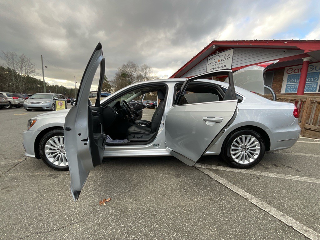 2016 Volkswagen Passat Image 37