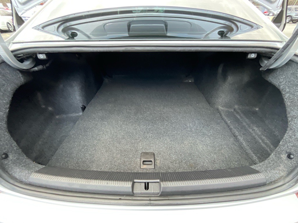 2016 Volkswagen Passat Image 38