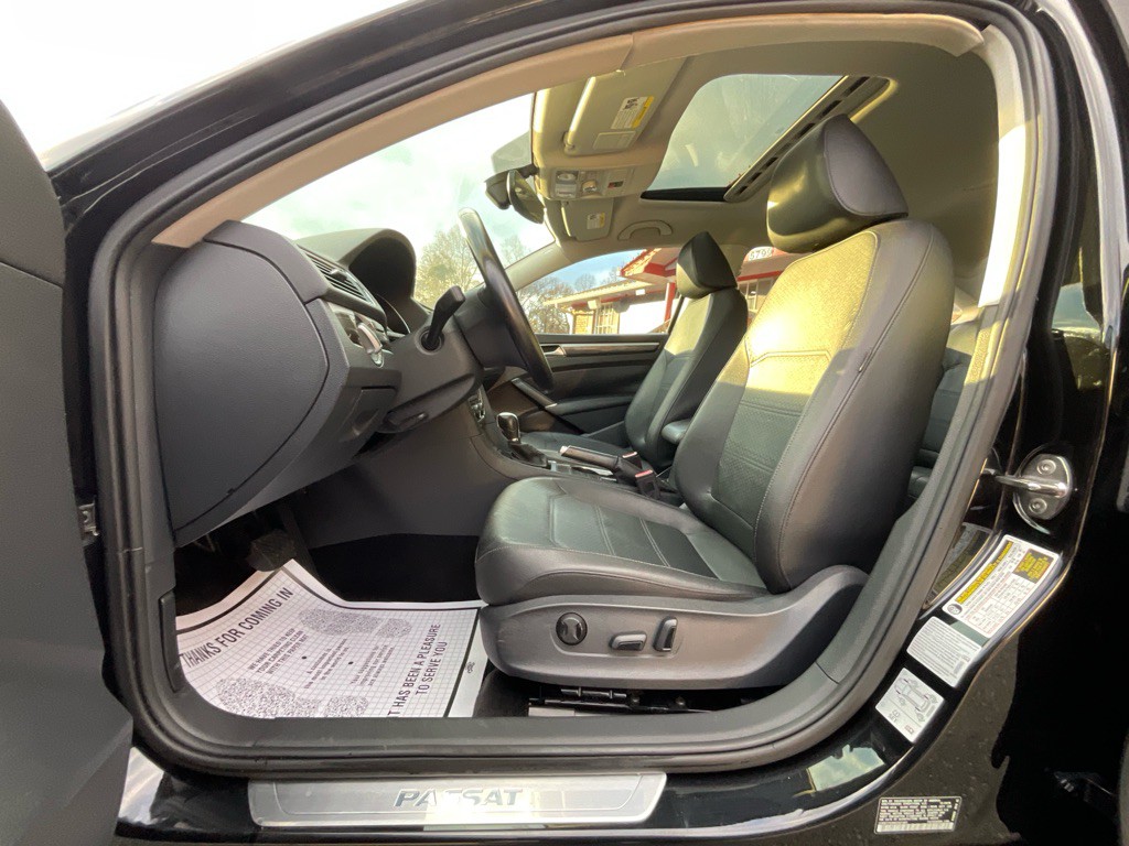 2016 Volkswagen Passat Image 13