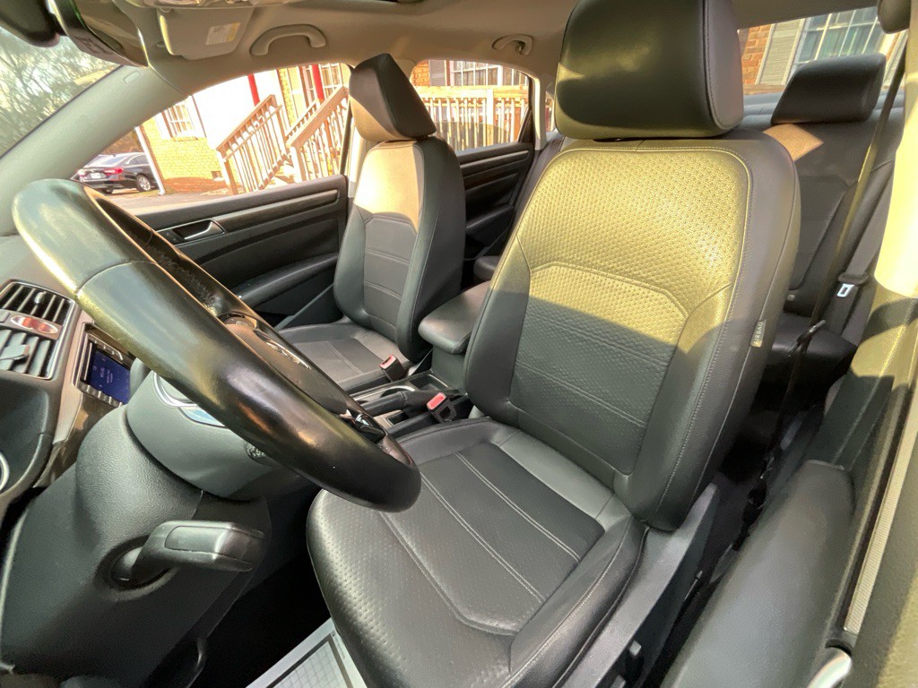 2016 Volkswagen Passat Image 15