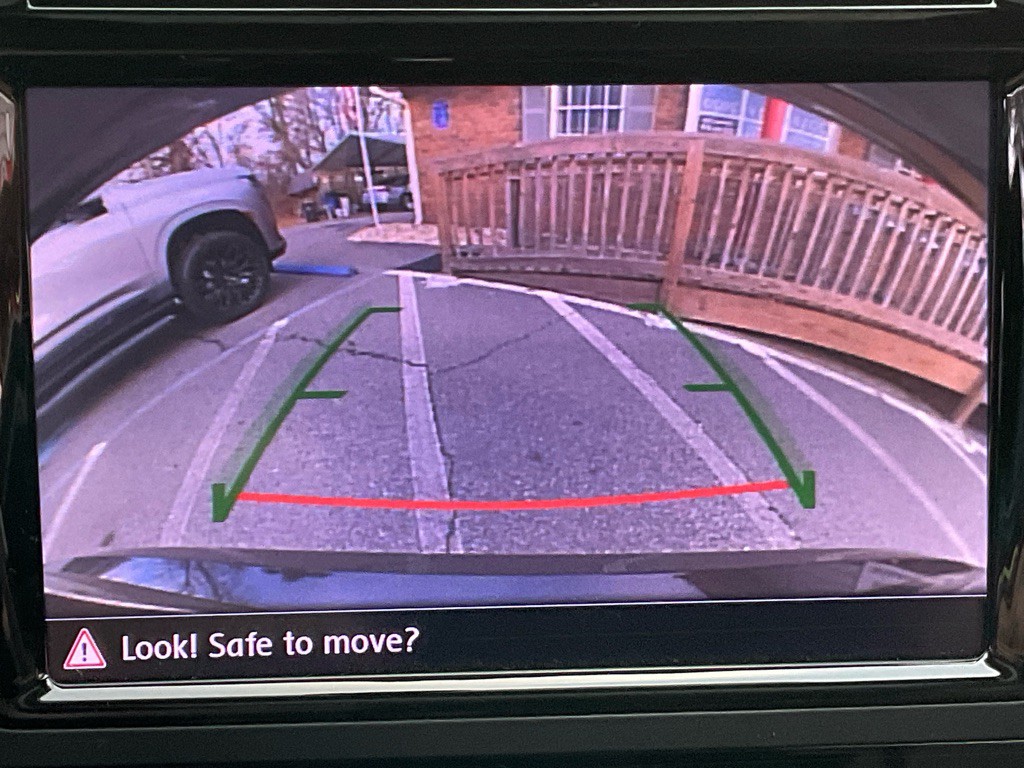 2016 Volkswagen Passat Image 24