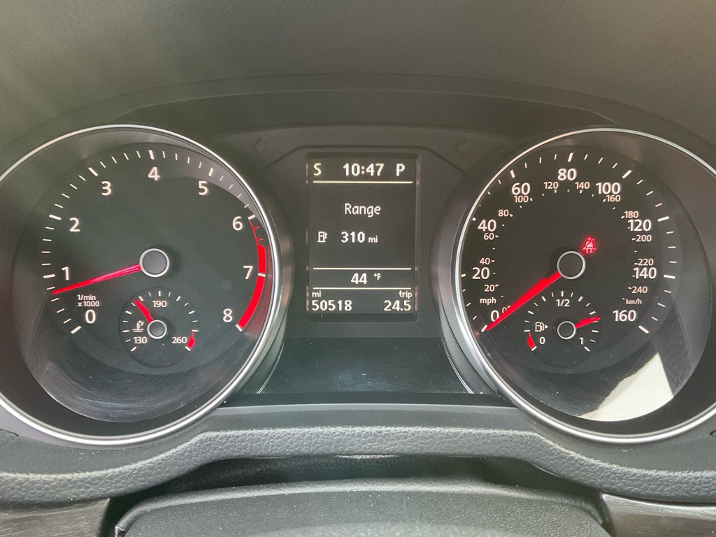 2016 Volkswagen Passat Image 25