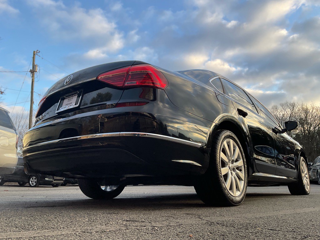 2016 Volkswagen Passat Image 38