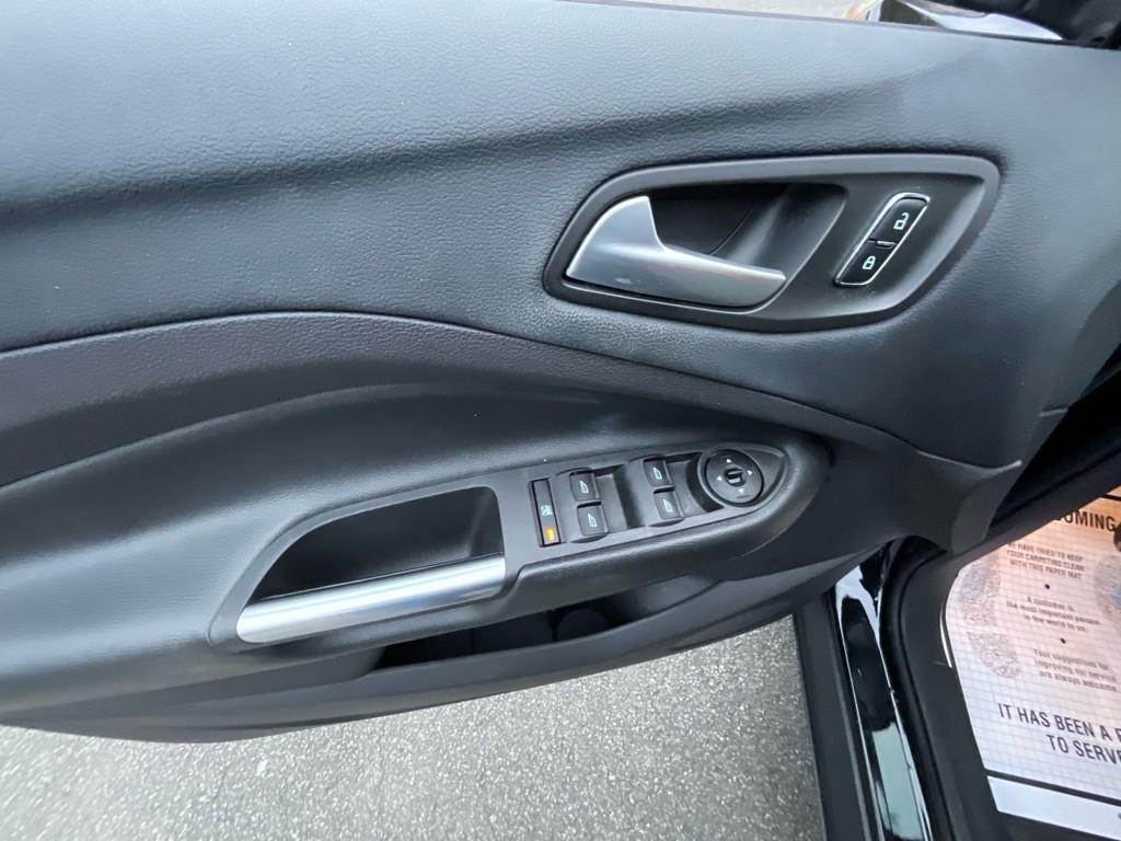 2016 Ford Escape Image 39