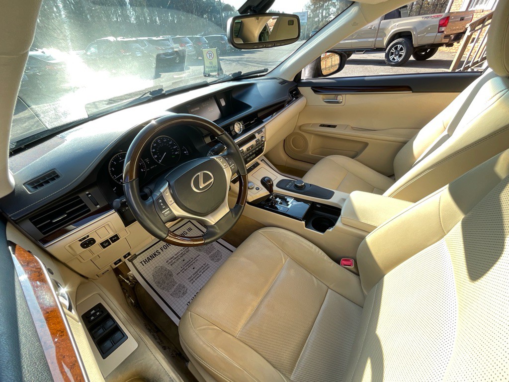 2015 Lexus ES 350 Image 14