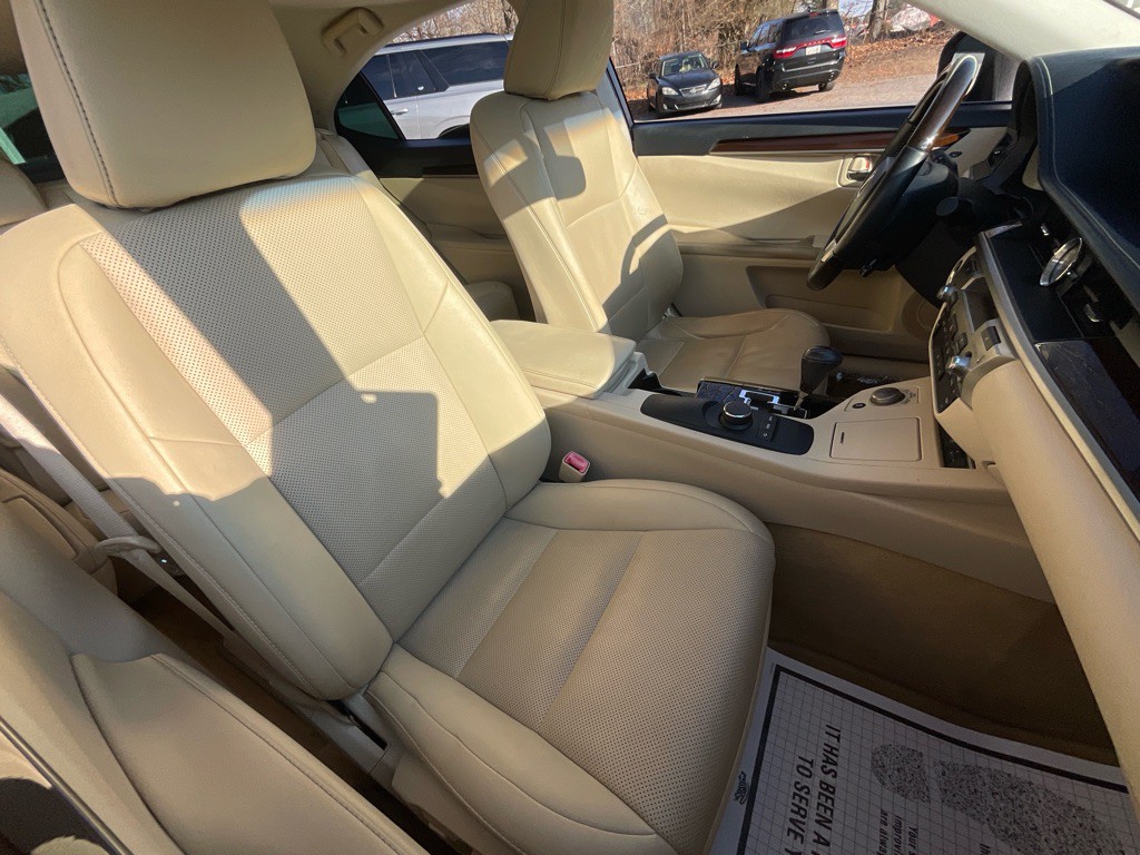 2015 Lexus ES 350 Image 18