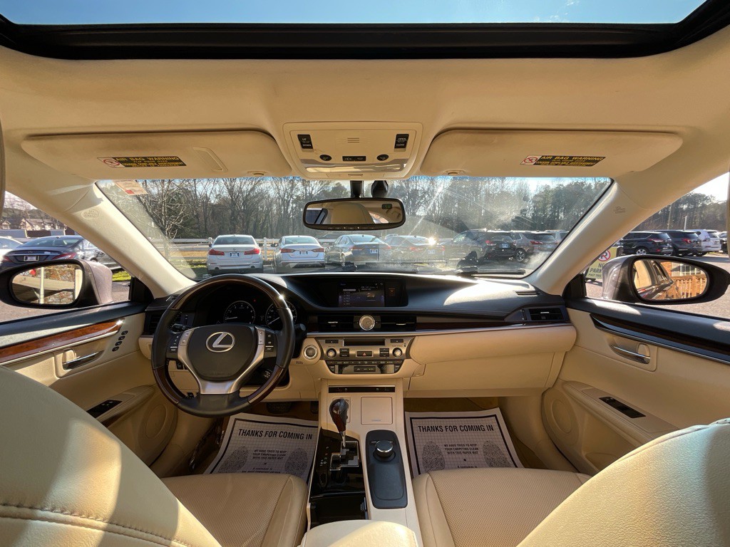 2015 Lexus ES 350 Image 19