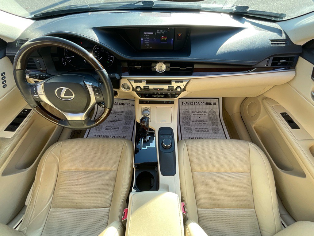 2015 Lexus ES 350 Image 20