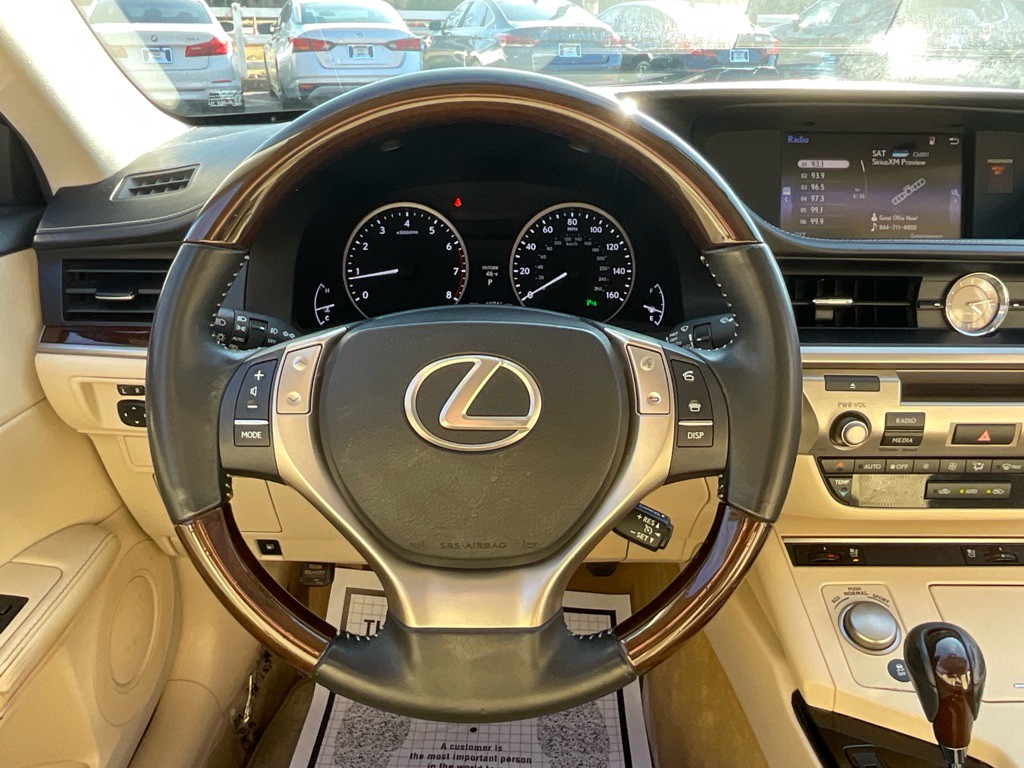 2015 Lexus ES 350 Image 22