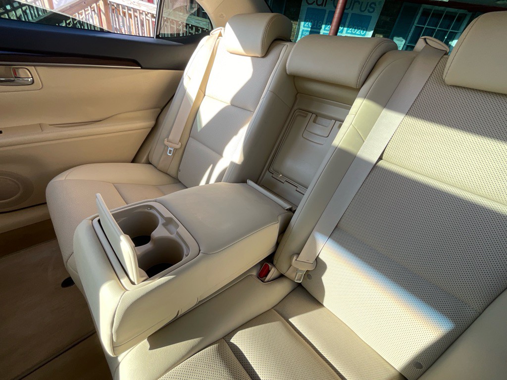 2015 Lexus ES 350 Image 33