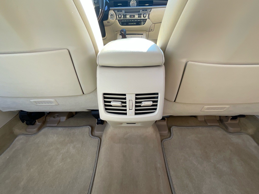 2015 Lexus ES 350 Image 34