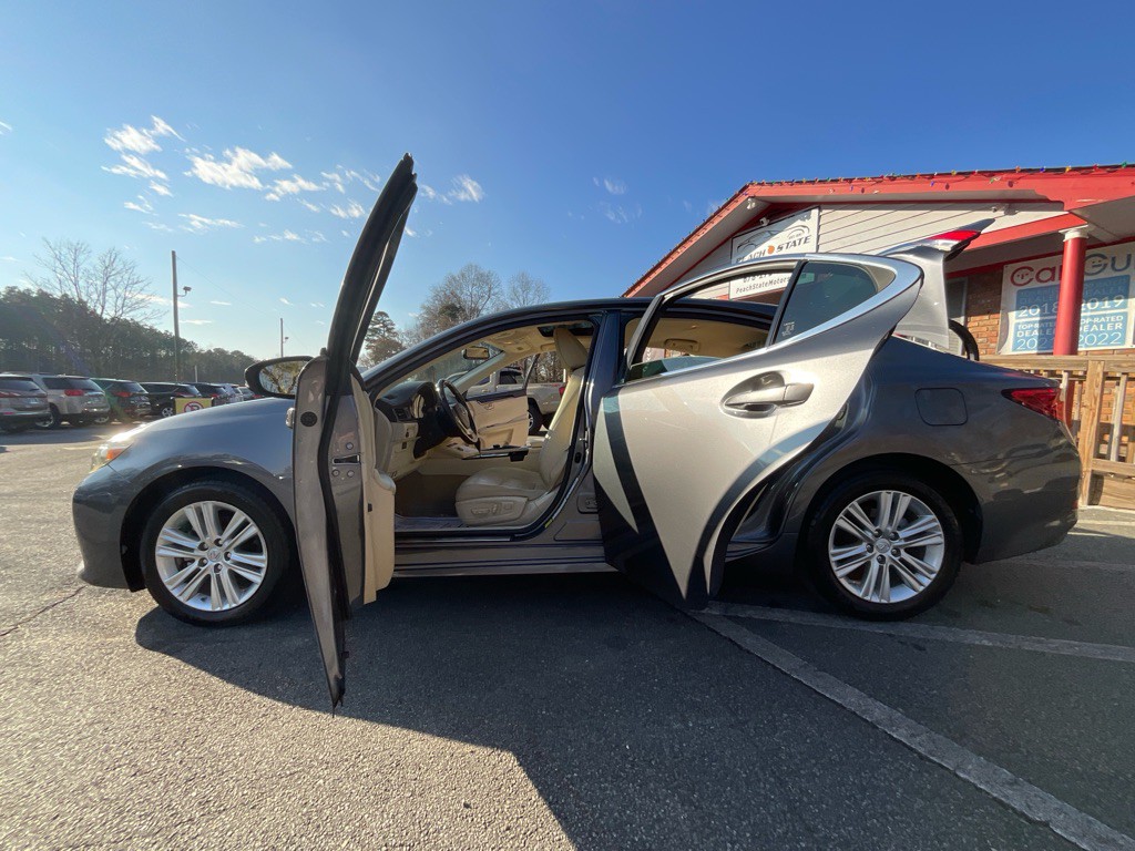 2015 Lexus ES 350 Image 36