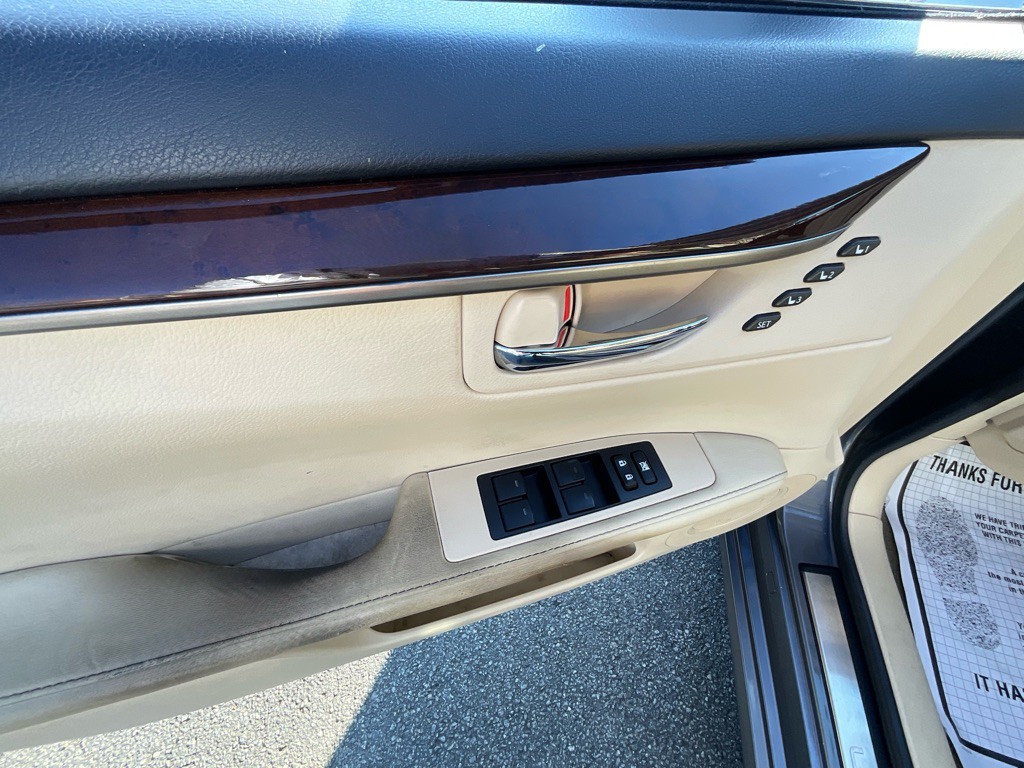 2015 Lexus ES 350 Image 39