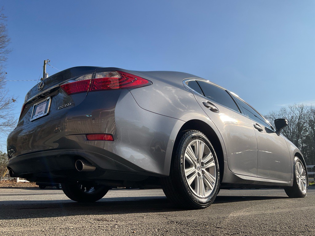 2015 Lexus ES 350 Image 45