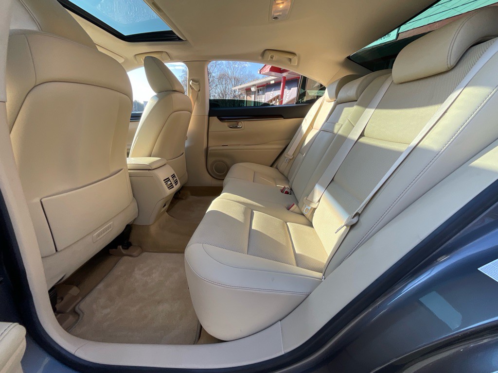 2015 Lexus ES 350 Image 27