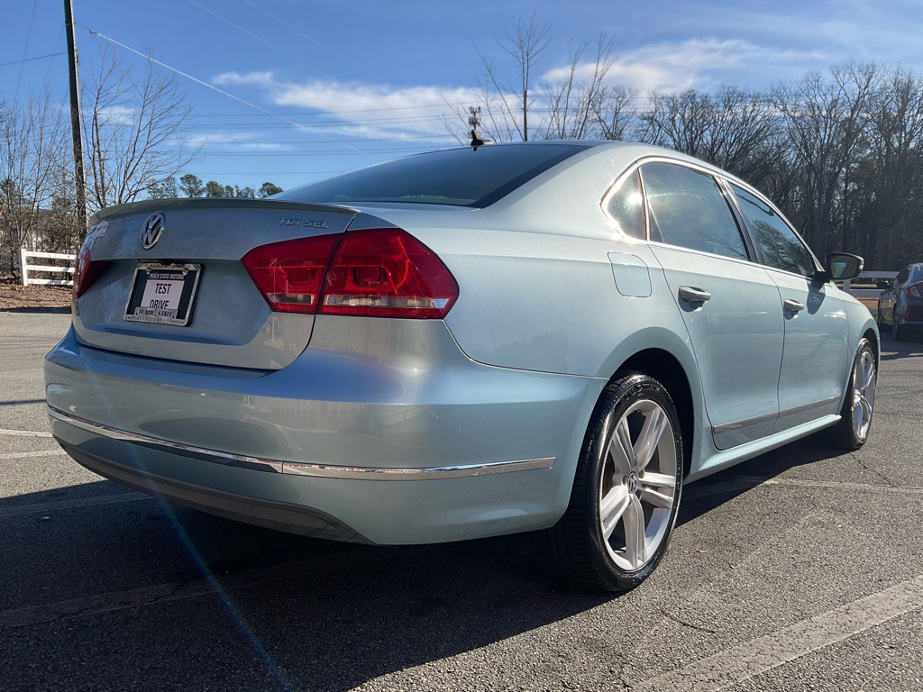 2013 Volkswagen Passat Image 5
