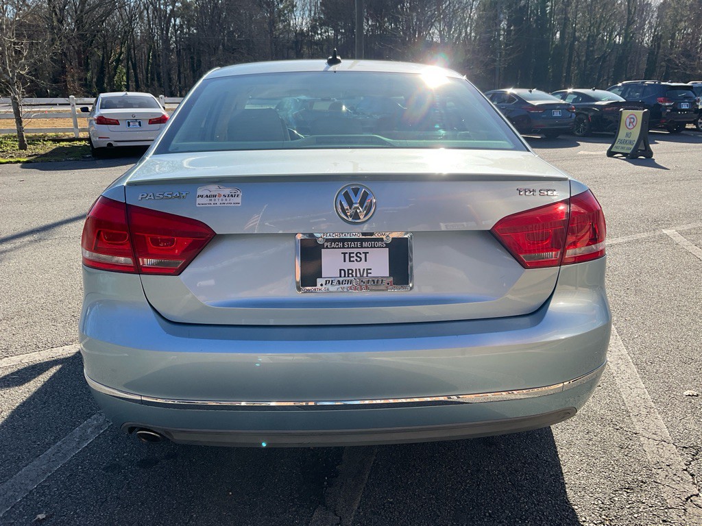 2013 Volkswagen Passat Image 6