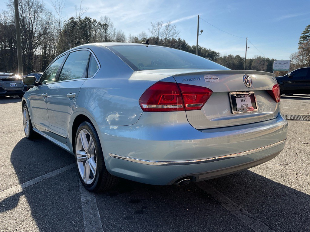 2013 Volkswagen Passat Image 7