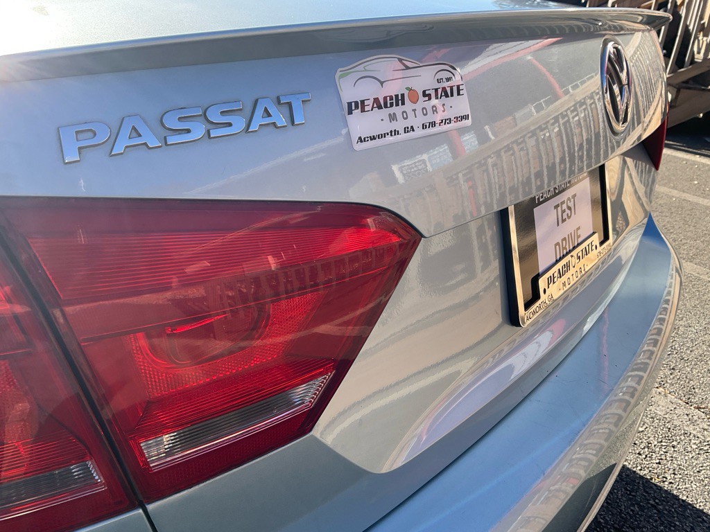 2013 Volkswagen Passat Image 9