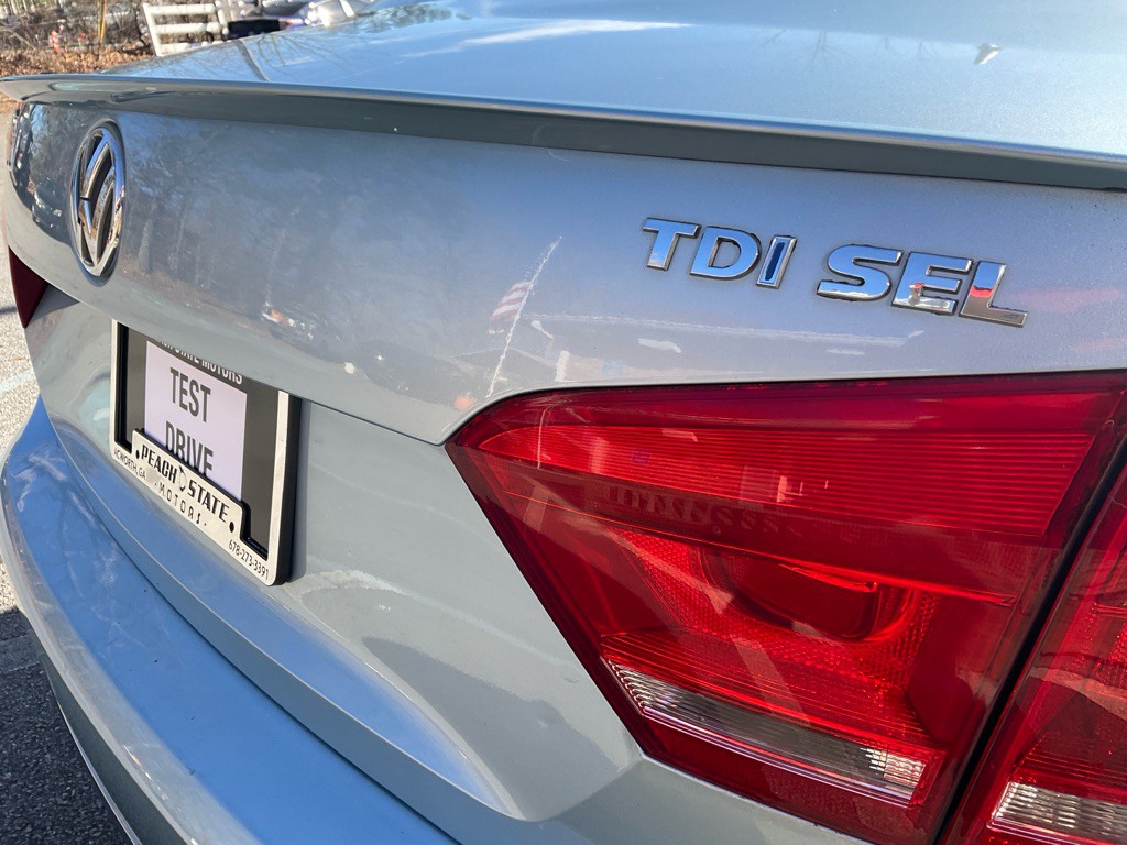 2013 Volkswagen Passat Image 10