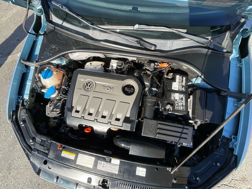 2013 Volkswagen Passat Image 13