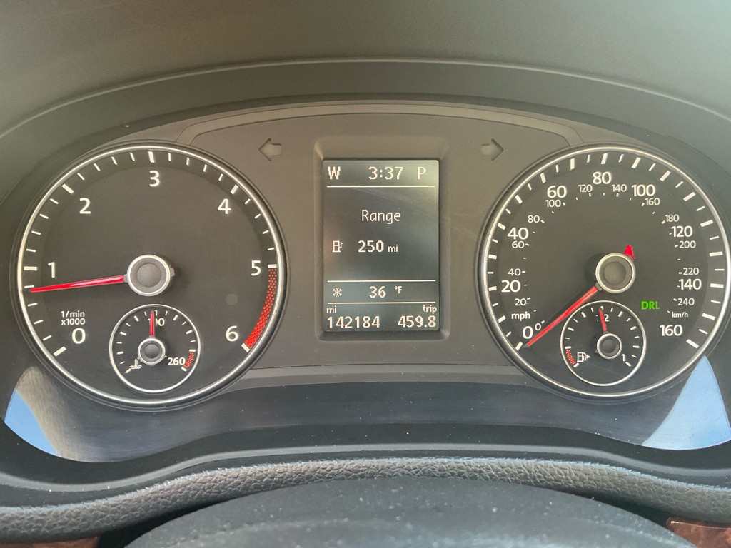 2013 Volkswagen Passat Image 26