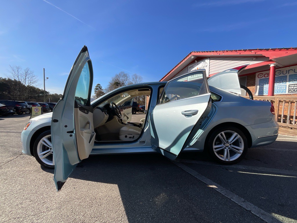 2013 Volkswagen Passat Image 38