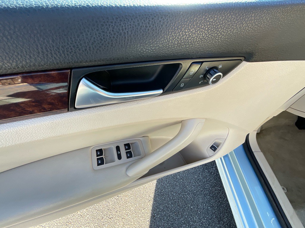 2013 Volkswagen Passat Image 41