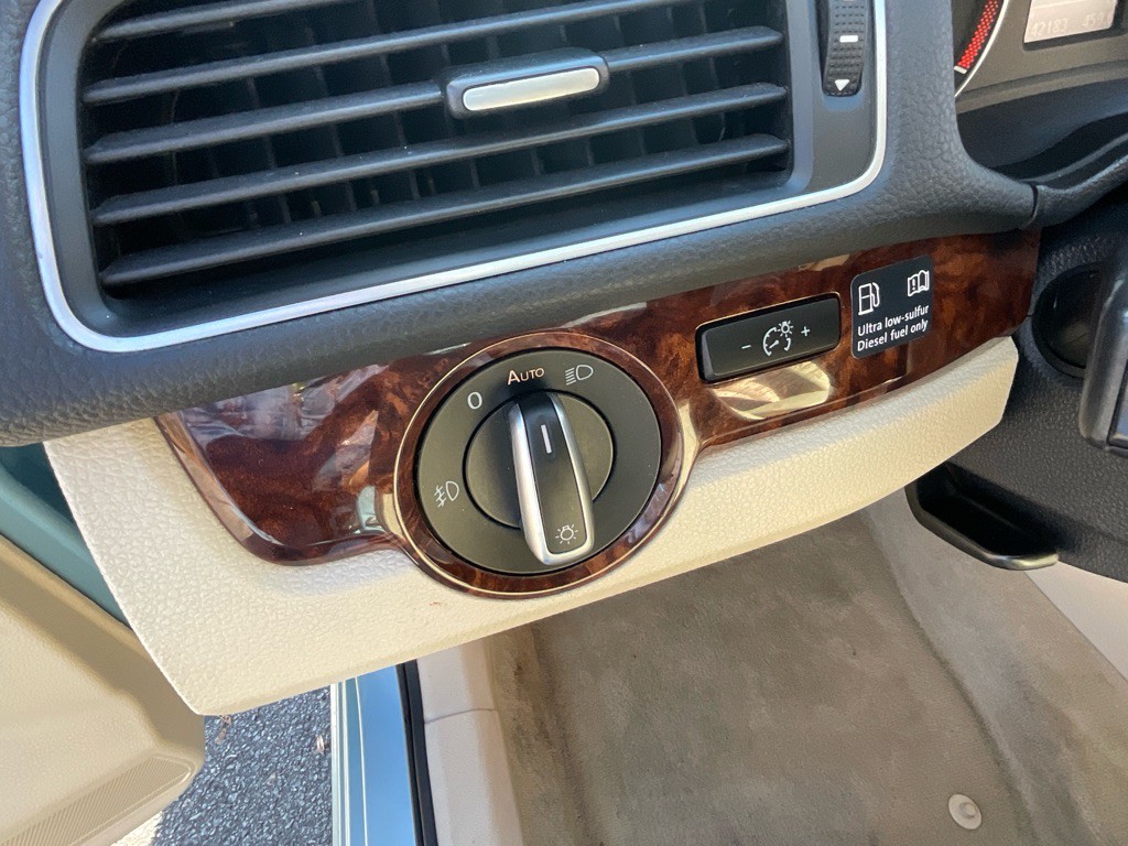 2013 Volkswagen Passat Image 42