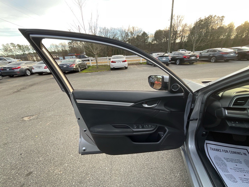 2019 Honda Civic Image 36