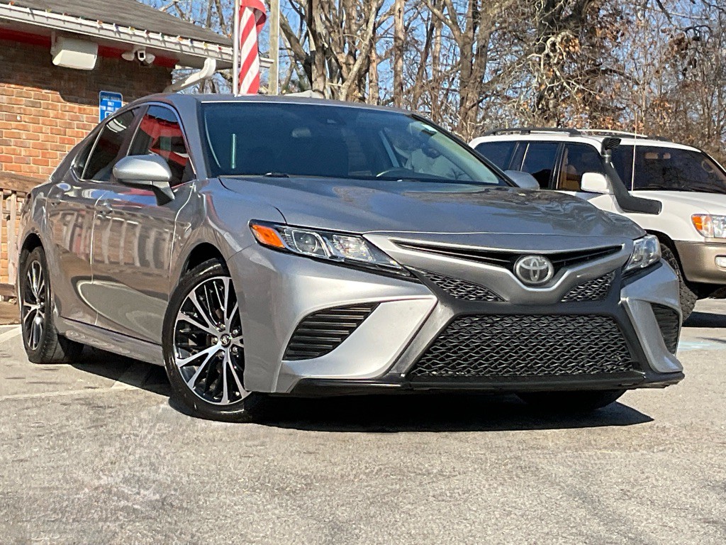 2019 Toyota Camry Image 3