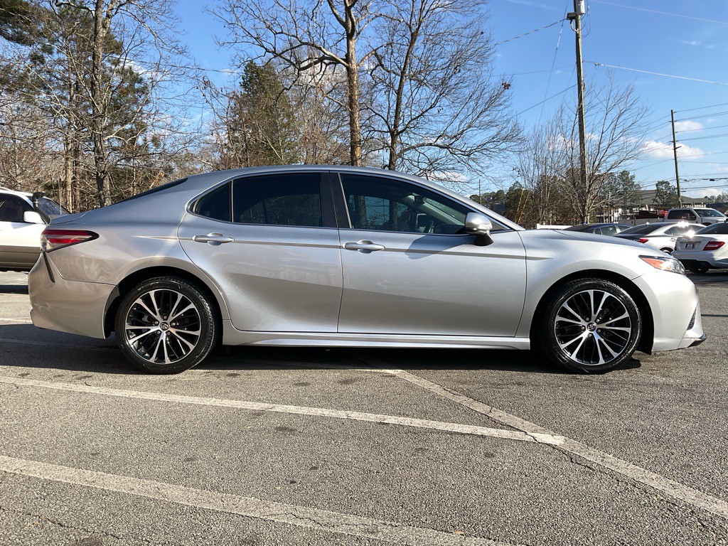 2019 Toyota Camry Image 4