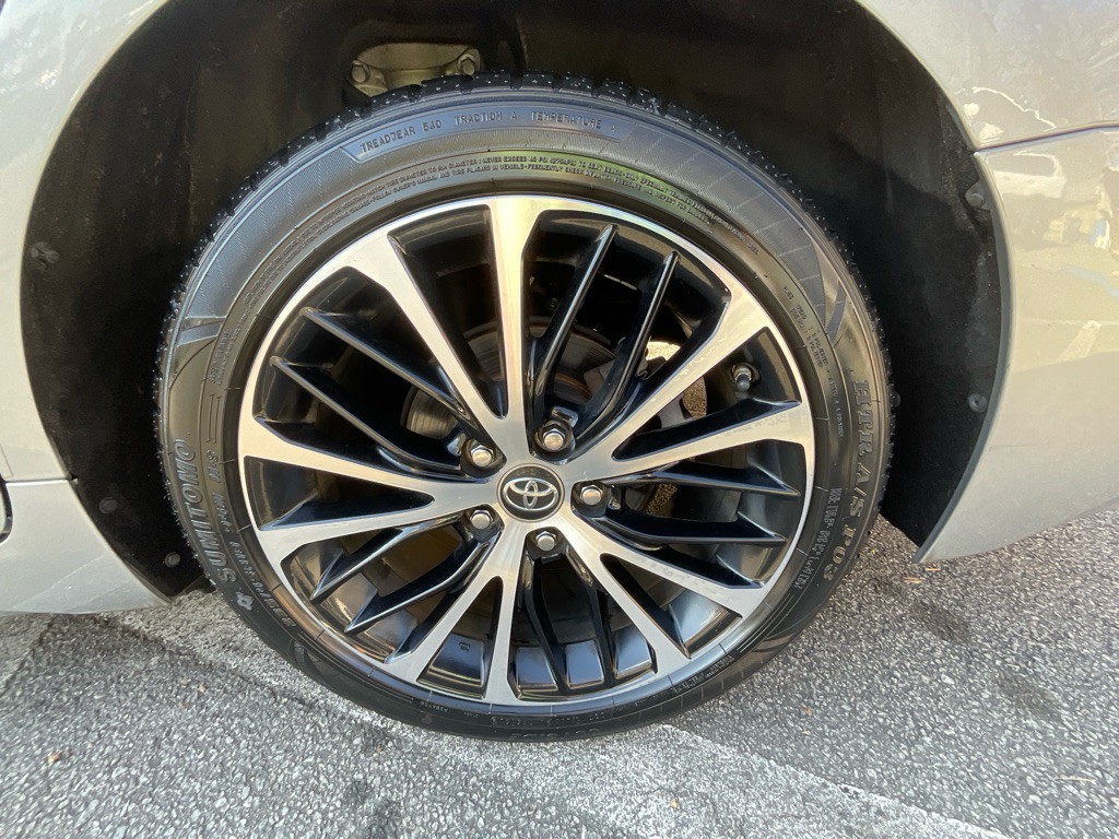 2019 Toyota Camry Image 11