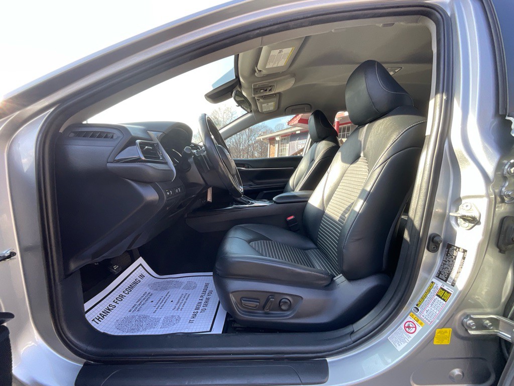 2019 Toyota Camry Image 13