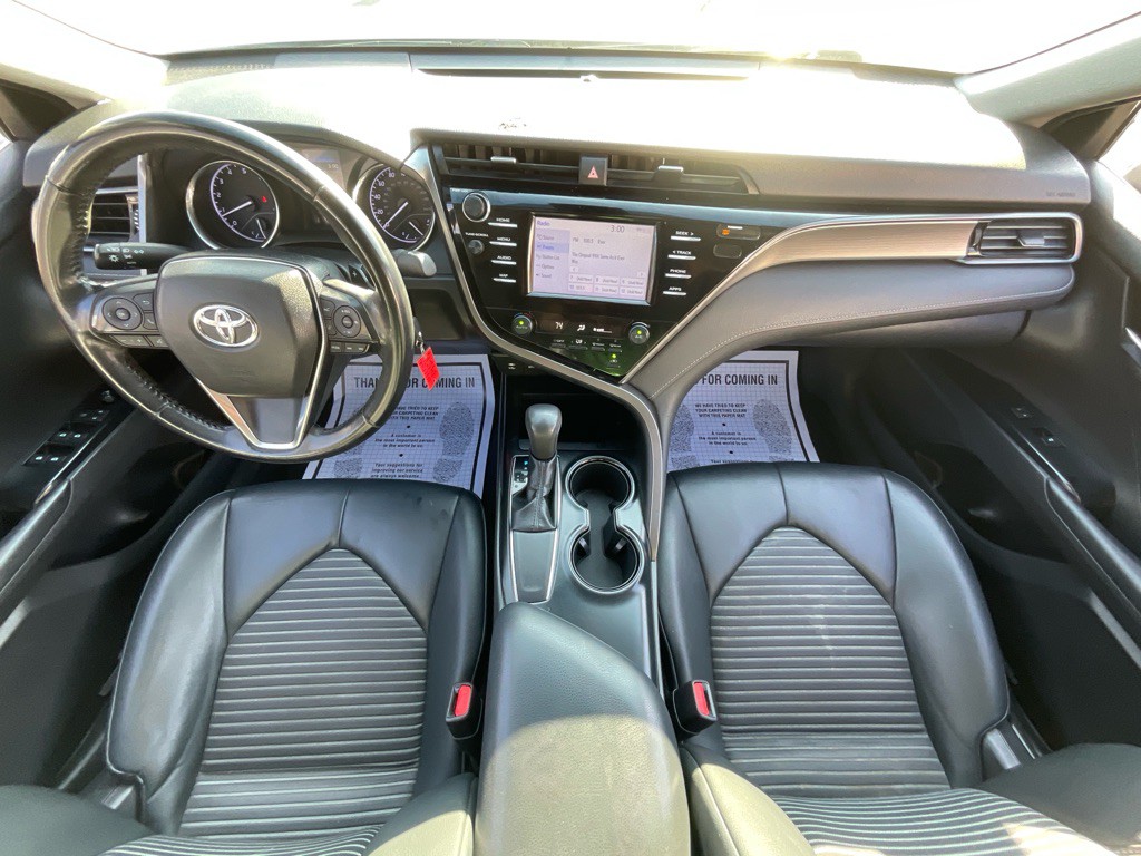 2019 Toyota Camry Image 20